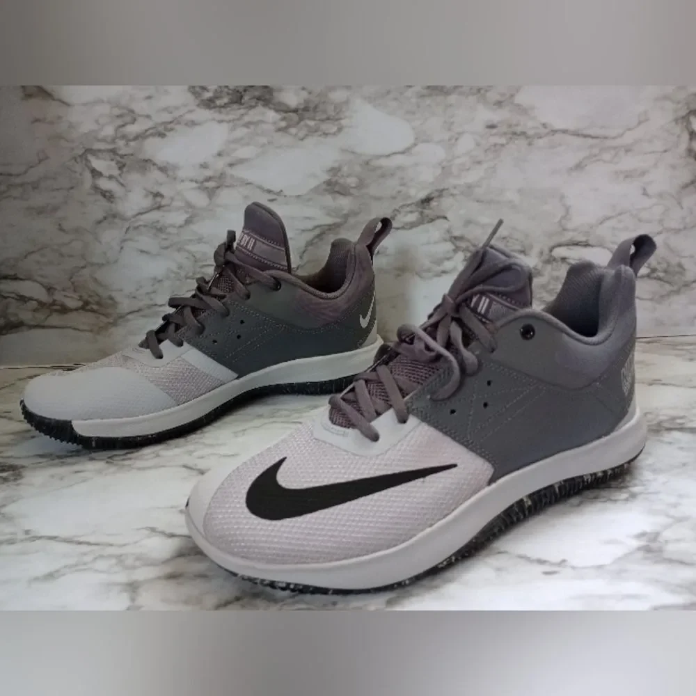 Nike Fly By II Grey/Light Grey Size 10